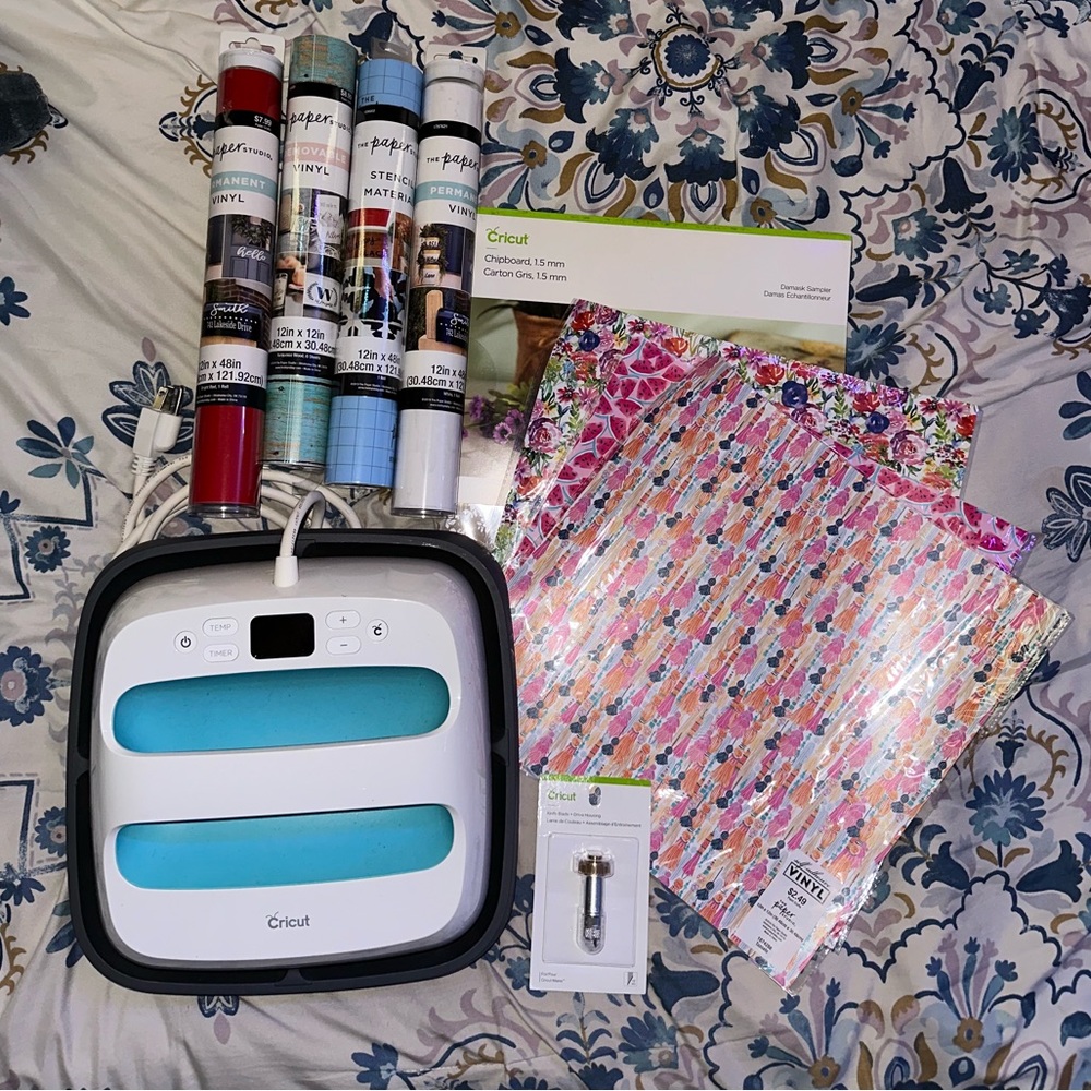 Cricut EasyPress & Vinyl